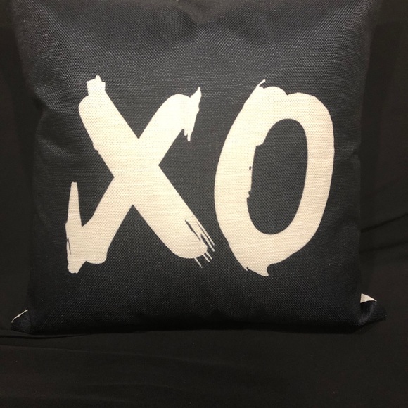 Decor pillow - Picture 2 of 3